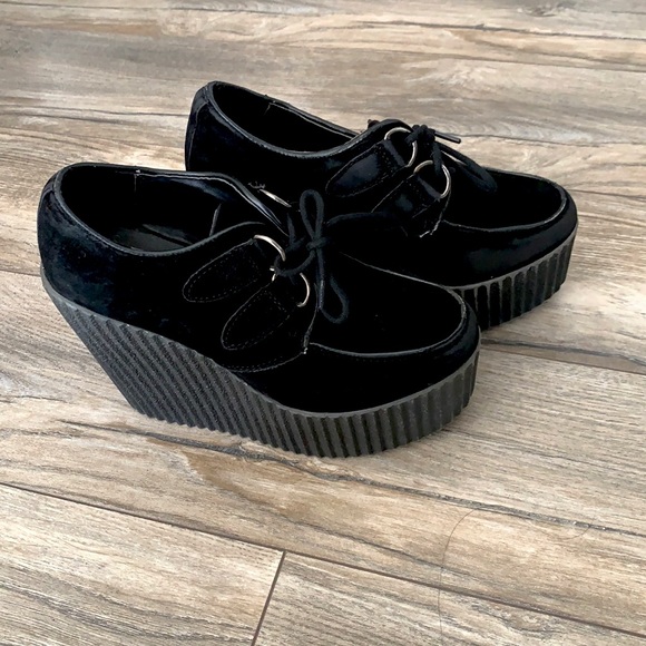 Shoes - Black gothic creepers